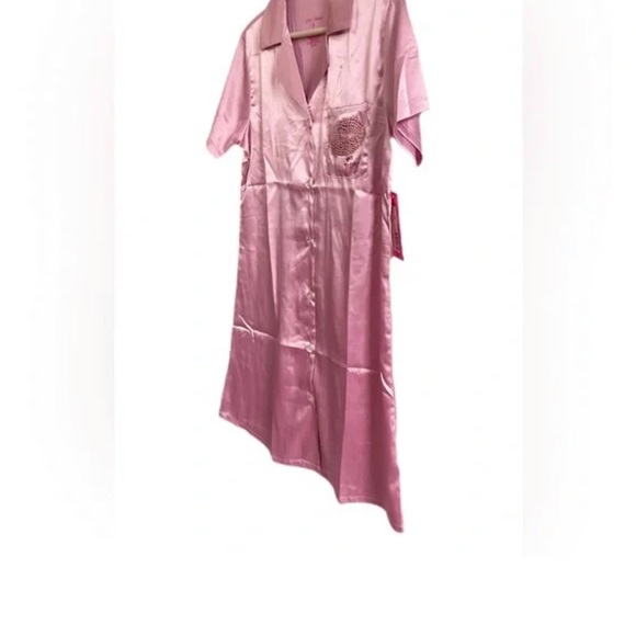 NWT Betsey Johnson Pink Satin Pajama Shirt with Rhinestone Lips - Size M - Picture 5 of 5